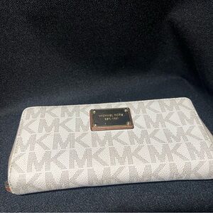 Michael Kors wallet